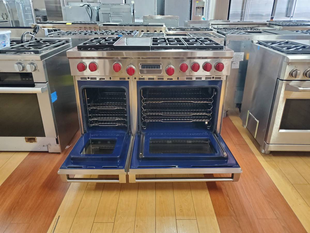 Wolf DF486G 48 Inch Pro-Style Dual-Fuel Range with 6 Dual-Stacked