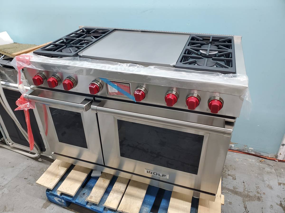 DF48450DGSP by Wolf - 48 Dual Fuel Range - 4 Burners and Infrared Dual  Griddle